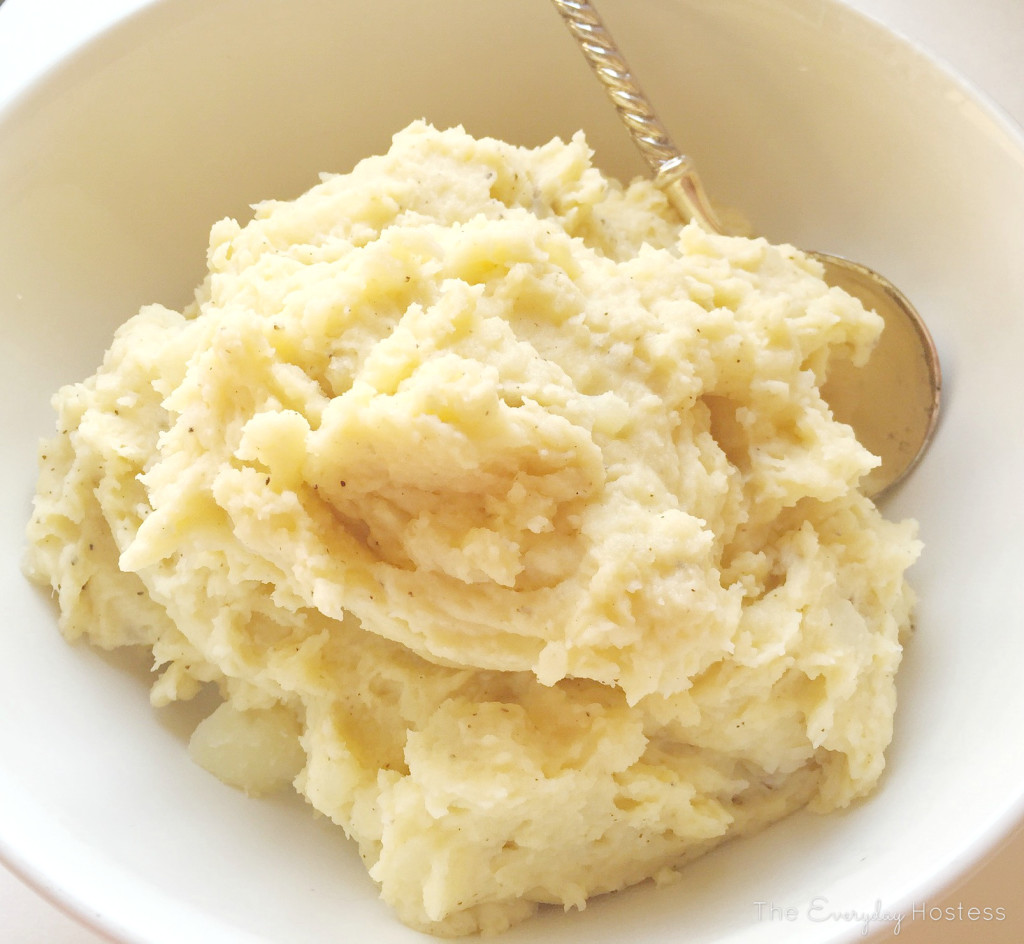 Cheddar Cheese Mashed Potatoes | The Everyday Hostess