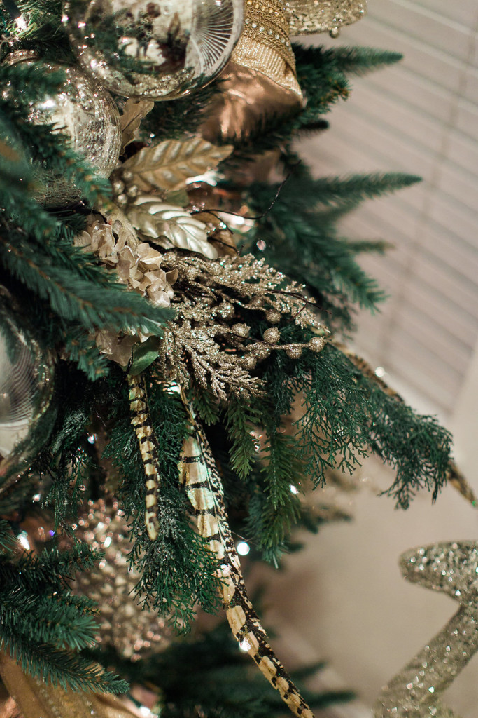How to Decorate the Perfect Christmas Tree | The Everyday Hostess